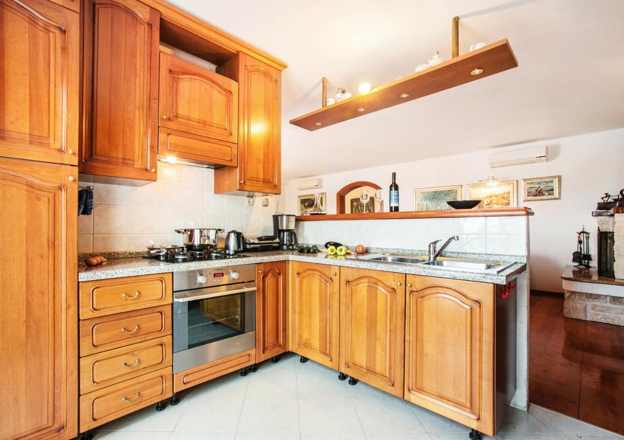 Golden View Luxury Apartment Maslinica Eksteriør bilde